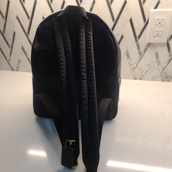 Authentic Coach - Picture 2 of 4